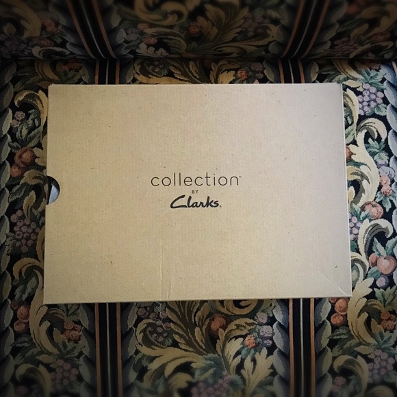 Clarks Collection Roseville Aster Leather Ankle Boots - Picture 2 of 7